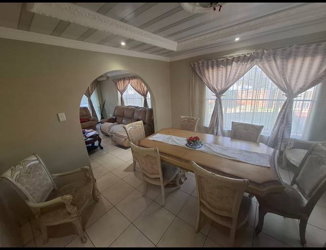 5 BEDROOM HOUSE FOR SALE IN AMANDASIG